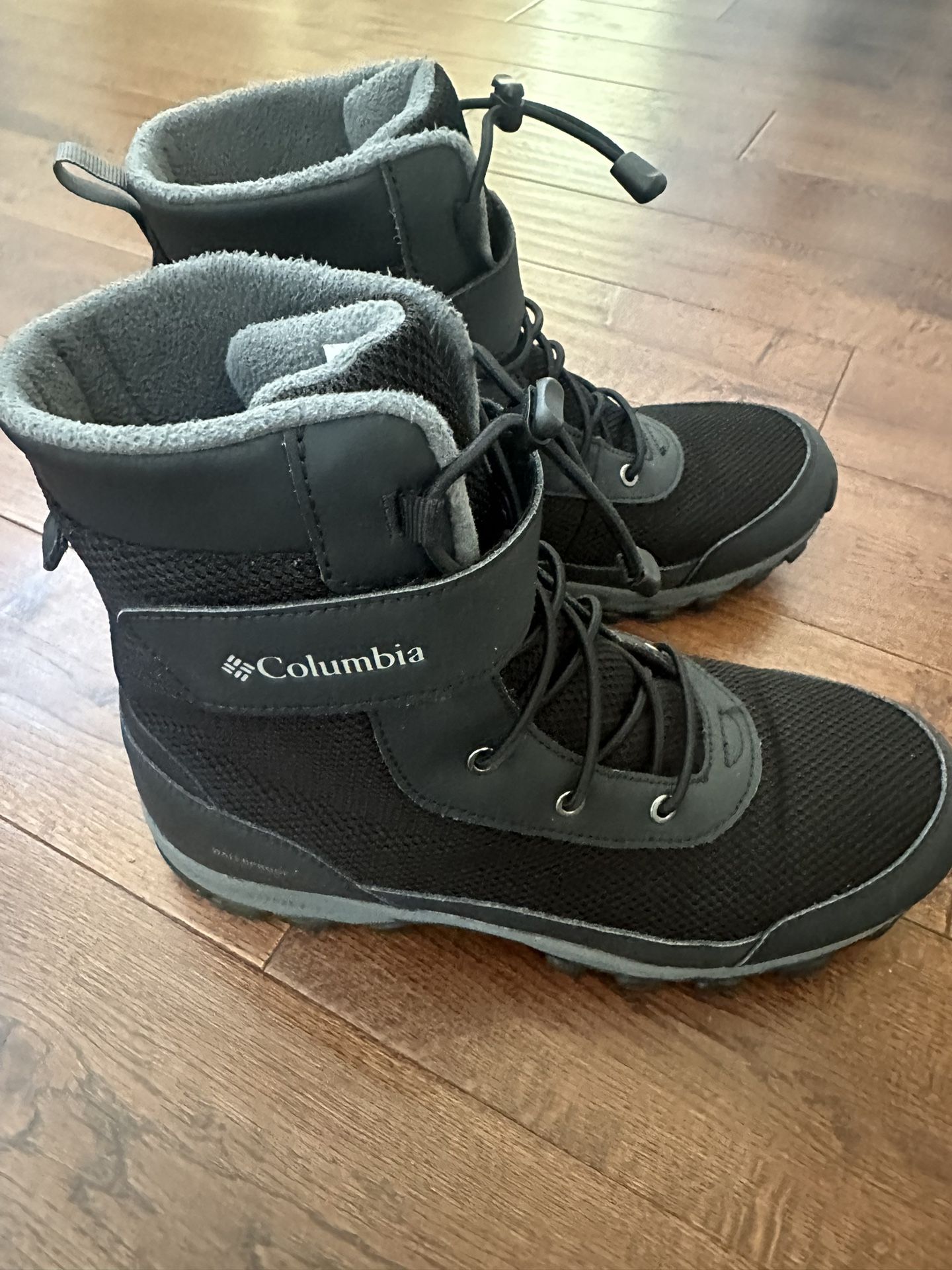Columbia boots Size 7