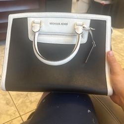 Michael Kors Large Selma Black And White