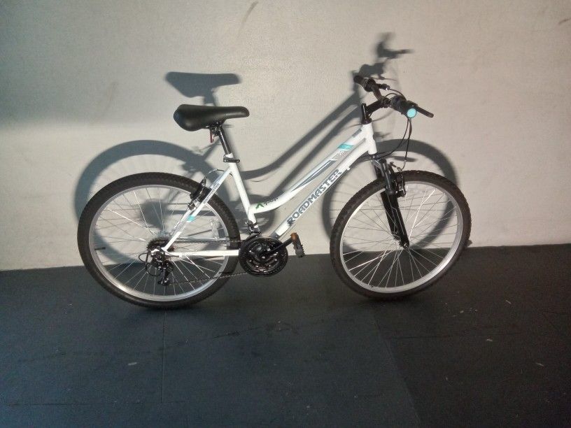 BICYCLE ROADMASTER 18 SPEED SIZE 26 BRAND NEW