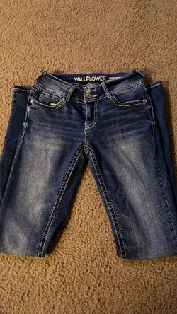 Low Rise Bootcut Wallflower jeans
