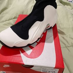 Sz. 11 New Flightposite