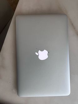 MacBook (Read description)