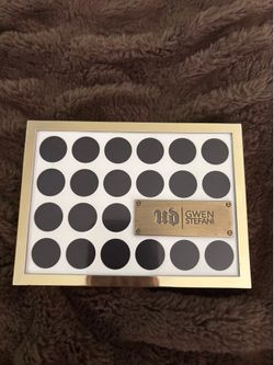 URBAN DECAY Gwen Stefani eyeshadow palette