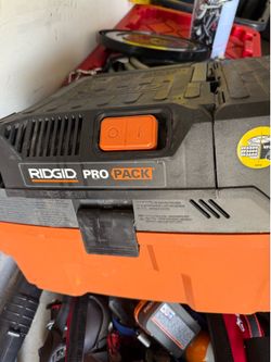 Portable shop vacuum