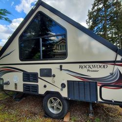 2015 ROCKWOOD FOREST RIVER POP UP TRAILER 