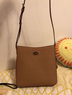 Great Valentine’s gift!!!! 💘 BRAND NEW WITH TAGS MICHAEL KORS