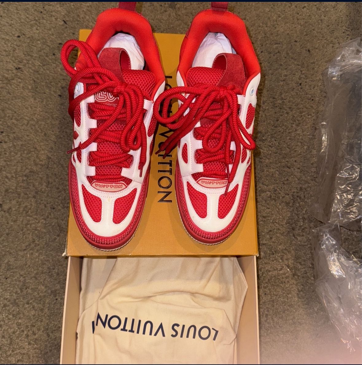 LV ARCH Light Sneakers
