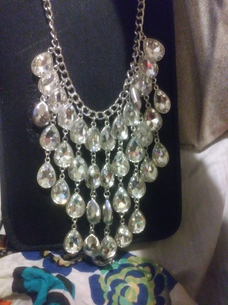 Diamond drop necklace set with earrings