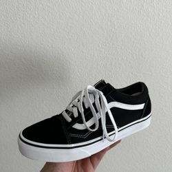 Vans Size Men’s 8 or Women’s 9.5