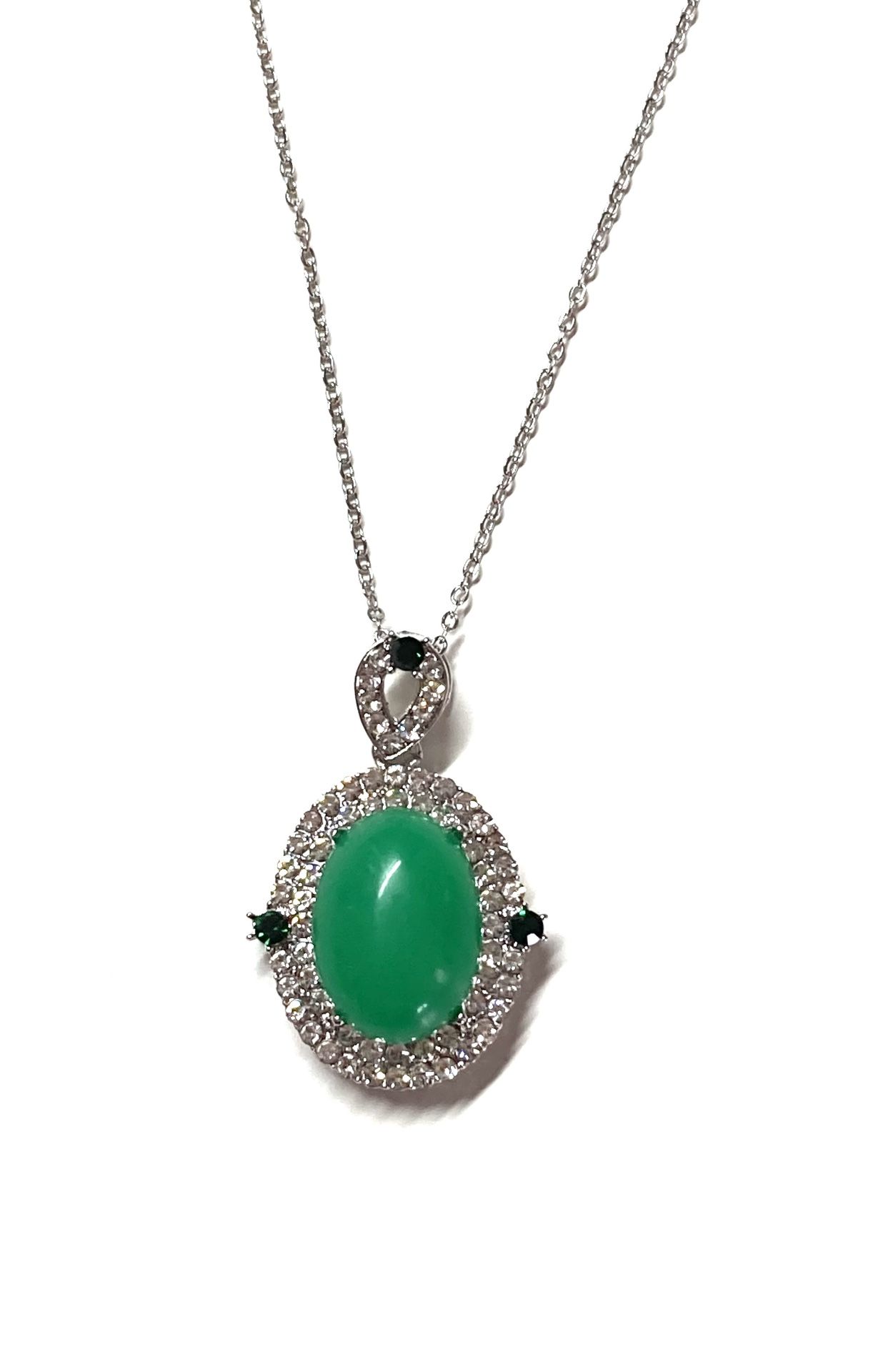 Green Jade Jadeite Oval Pendant Necklace 