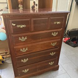 Vintage style dresser