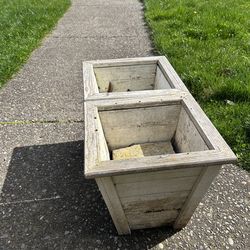Rustic pair wood planter. Read Description