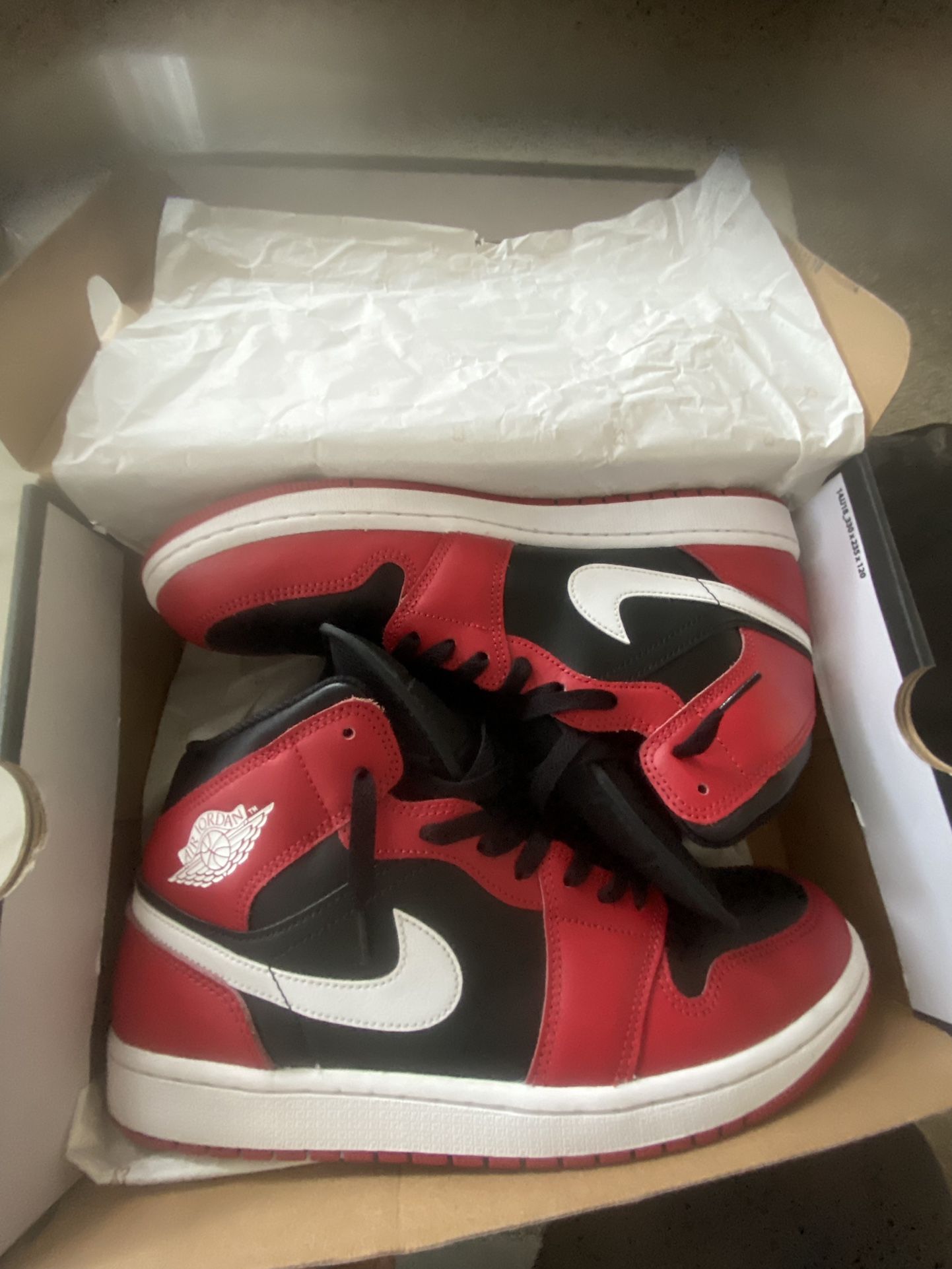 Air Jordan 1 Mid – Black/White/Gym Red – Men’s 11.5 – Like New
