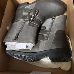 Women New Ugg Boots Size 7