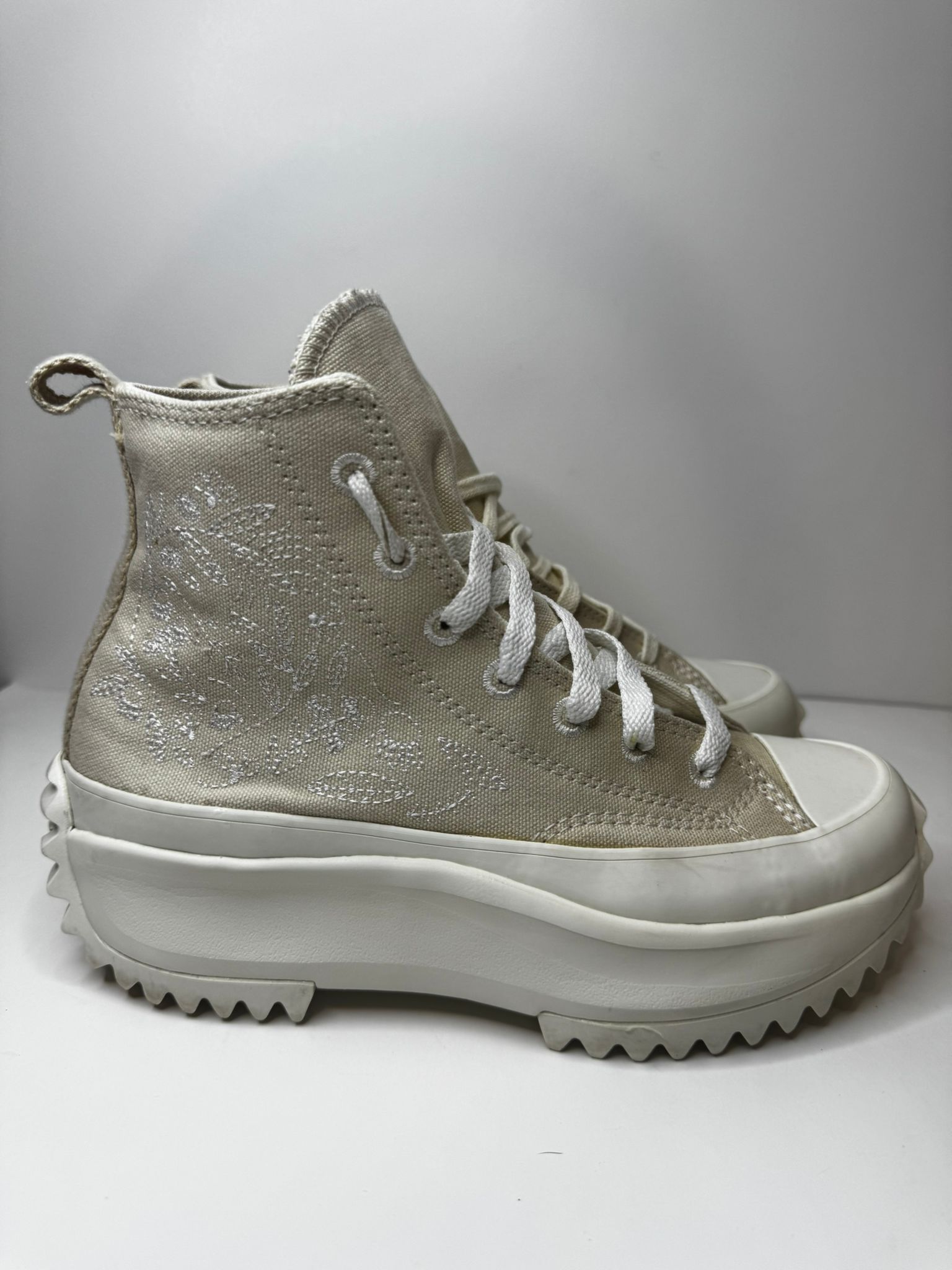 Converse Run Star Hike Platform High Embroidered Floral Beige Size 6