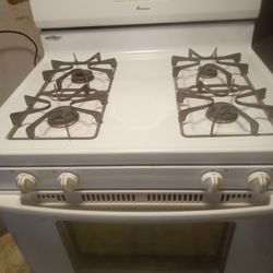 Amana Stove. Propane Or Natural Gas 