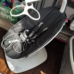 MamaRoo Multi-Motion Baby Swing