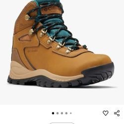 Columbia Women's Hiking Boot