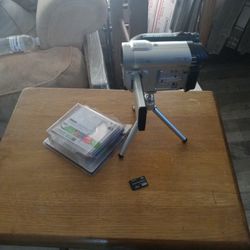 Sony Handy Man Wide Lcd Dcr Dvd 610 W 3 New In P k Minidvdr Disk 1.4 G B Per Charger Tripod And Sony 4gb Memory Stick Like New 