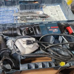 Bosch Heavy Duty Hammer Drill With Bits And Screws