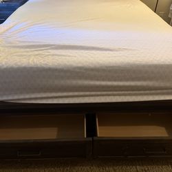 Queen Size Brown Bedframe / 2 bottom drawers