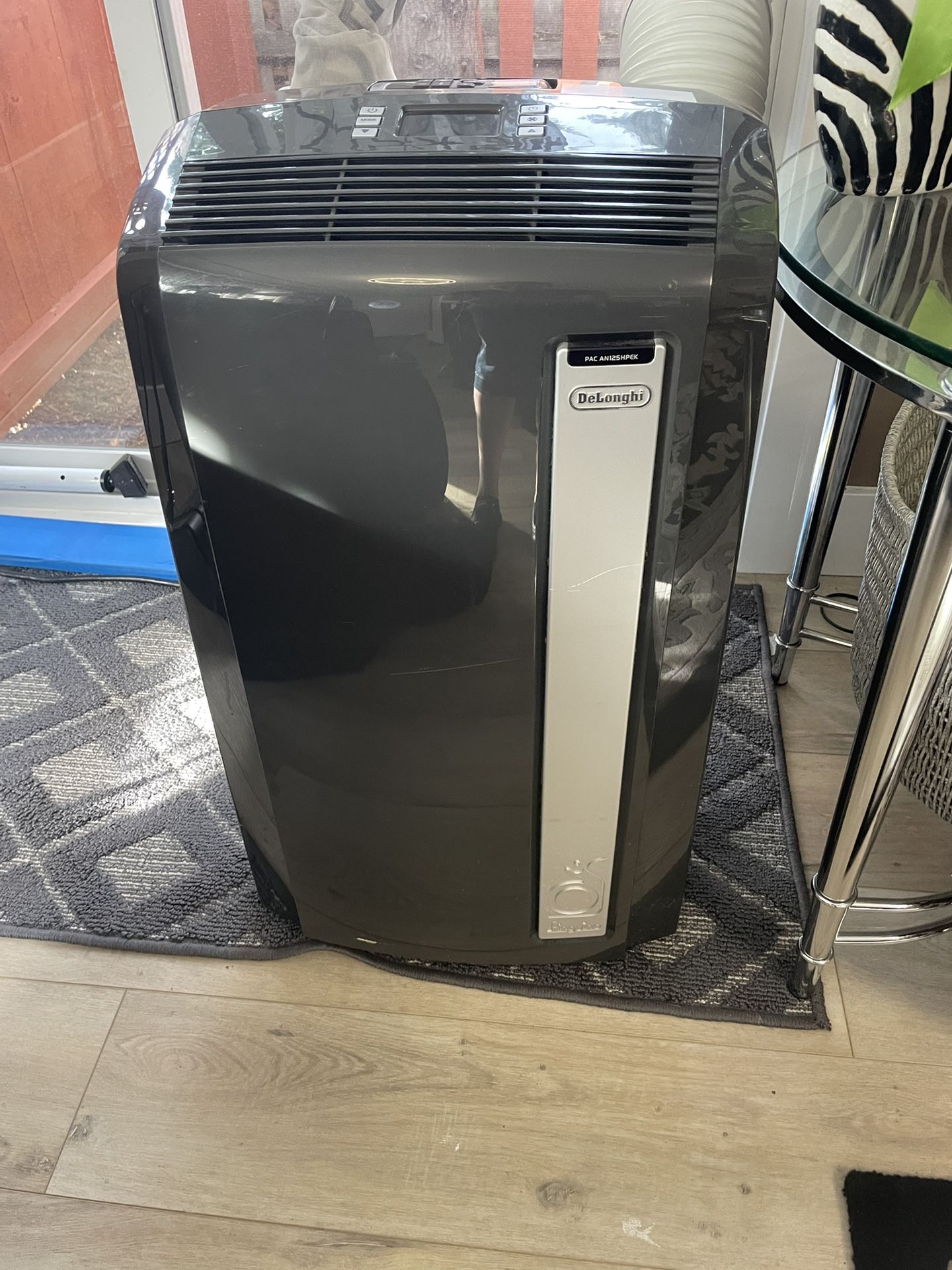 Delonghi AC With Remote