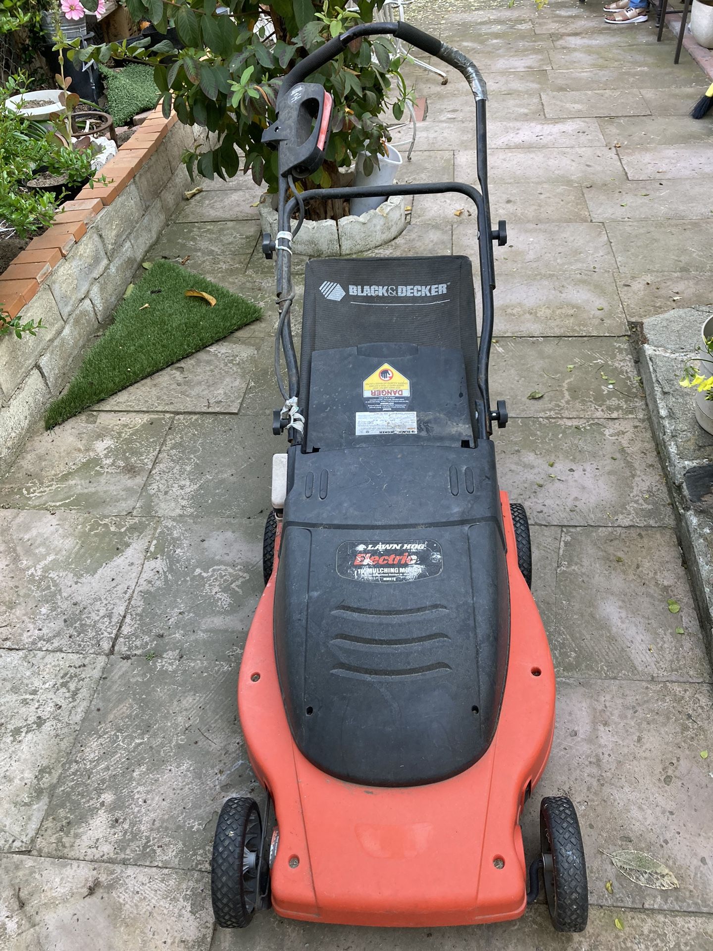 Black & Decker Electric Lawn Mower