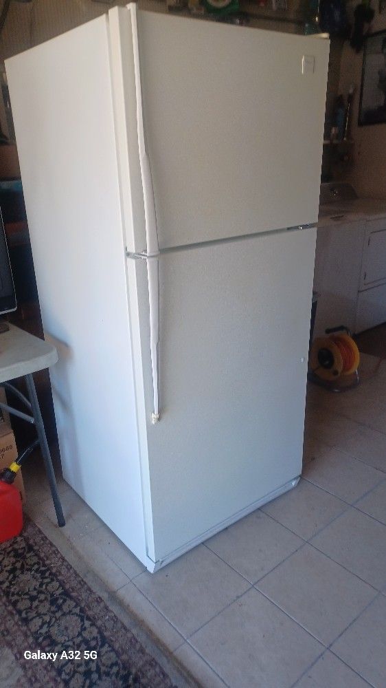 FRIDGE WORKING GOOD CLEAN..30 X 66 DELIVER X $..