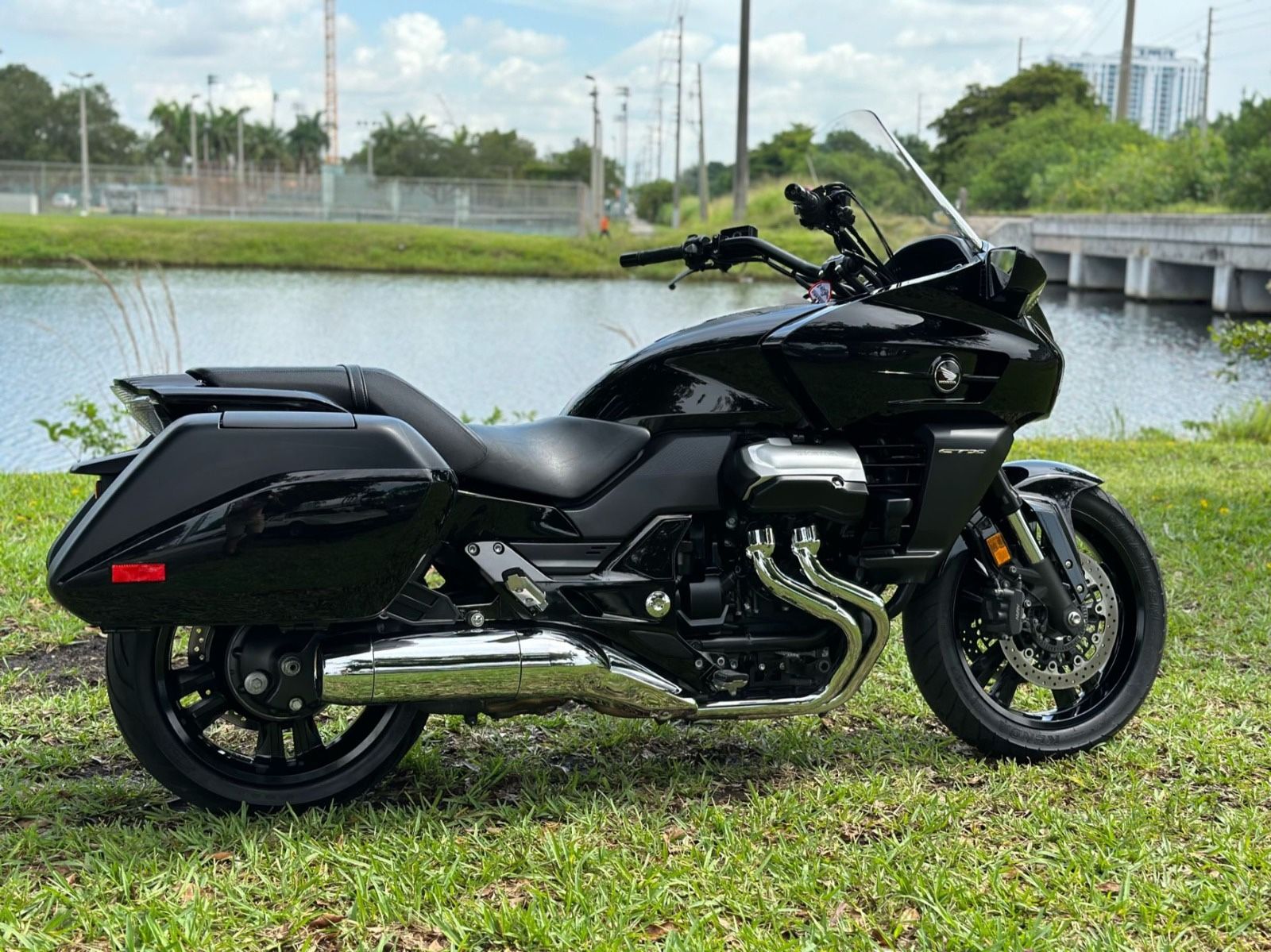 2014 HONDA CTX 1300 DELUXE for Sale in Sunny Isles Beach, FL OfferUp