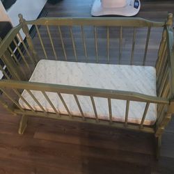 Cradle with 1 inch cradle mattress