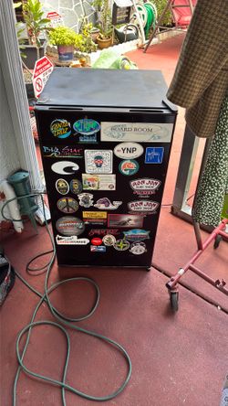 Mini refrigerator