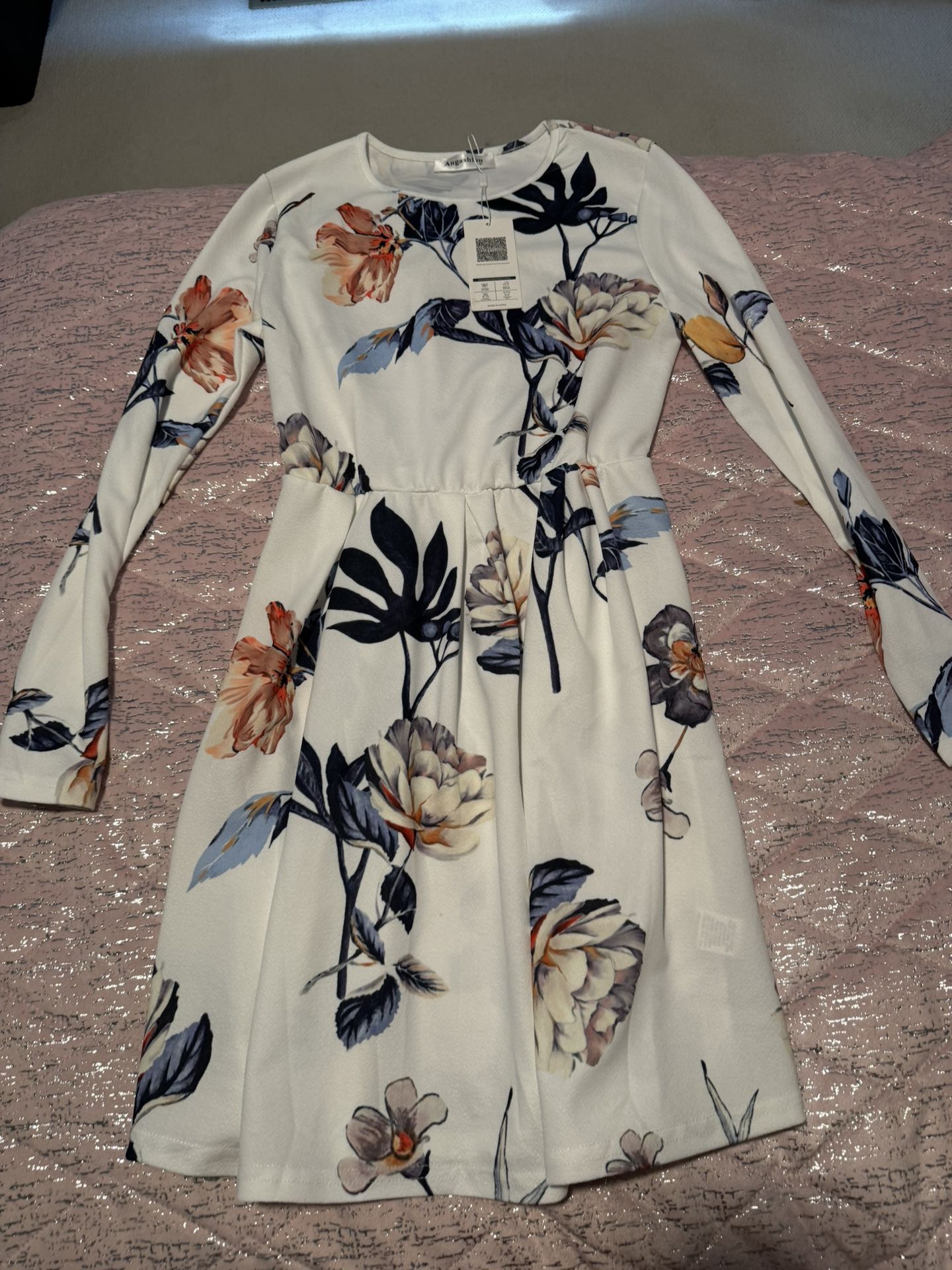 Womens Small White Floral Angashion Dress