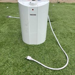 Stiebel Eltron SHC 2.5 Mini Tank Water Heater – Works Great 