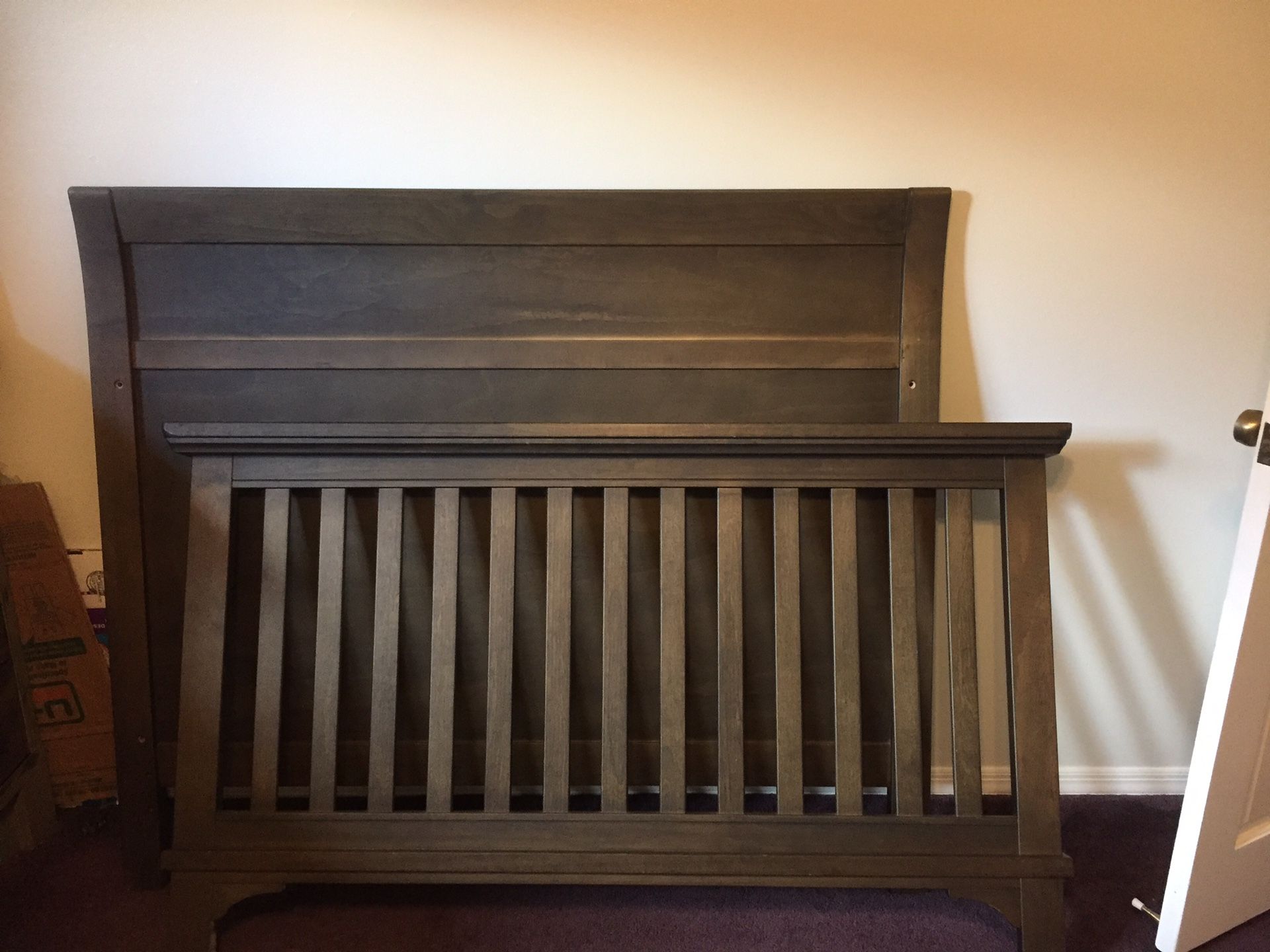 Convertible crib/ toddler bed
