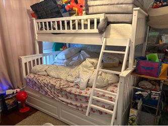 White Full Bunk Bed with Twin Trundle