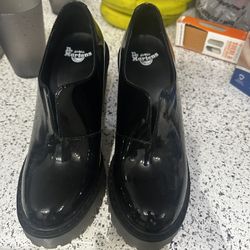 Dr Martens Black patent leather Cordelia chunky block heel loafer booties sz 7