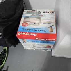 Honeywell Air Purifier BRAND NEW,NEVER OPENED