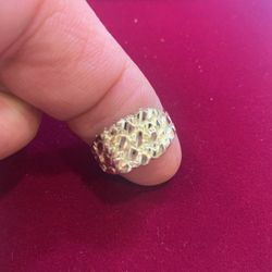 10 K Y GOLD SOLID NUGGET RING