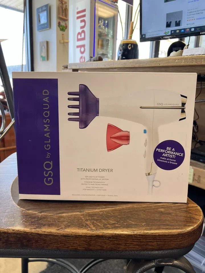GSQ by GLAMSQUAD Titanium Dryer ,#397842 FOR ONLY $20 FIRM ON PRICE 