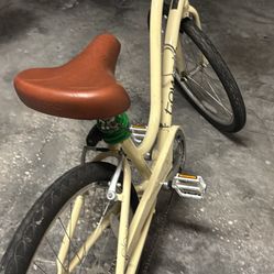 Townie Electra 7d and bike rack 