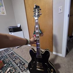 Epiphone Semihollow ES-335