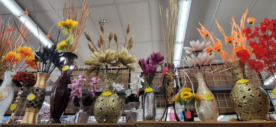 Flowers Vases ๐ Many Different Styles And Colors