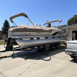 Pontoon Boat 