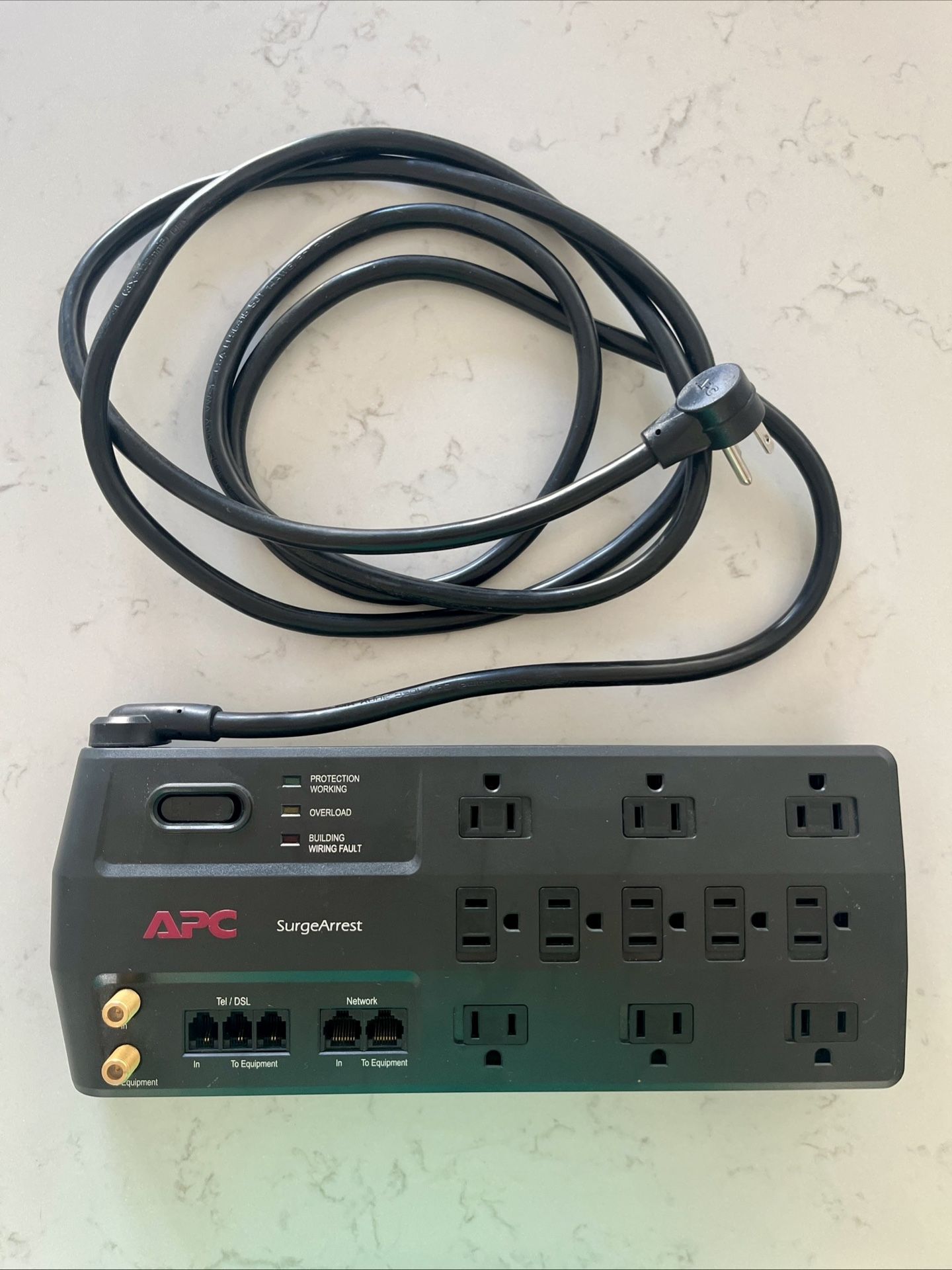 APC Performance SurgeArrest Surge Protector - 11 Outlets Model P11VNT3