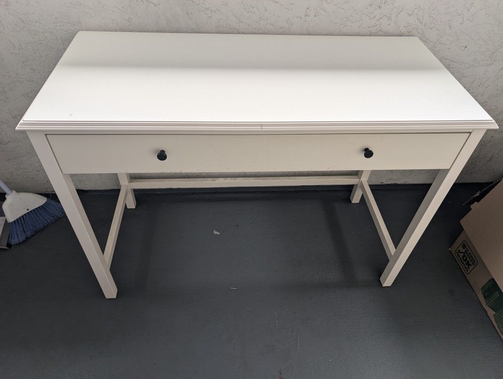 White Desk