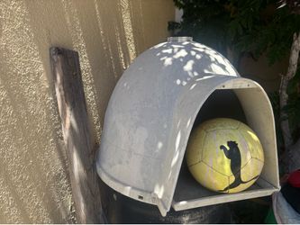 Igloo dog house