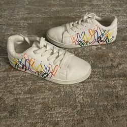 Love 4 Hearts White Shoes size 4y