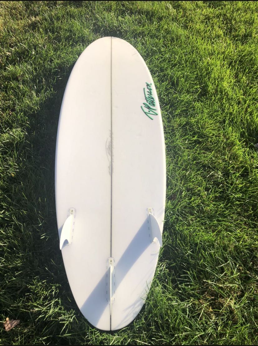 Patterson surfboard 5’10” X 19.25 X 2.37 28L
