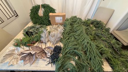 Holiday Wreath & Garland Decorating Bundle