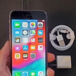 iPhone 6 - UNLOCKED - Like New 